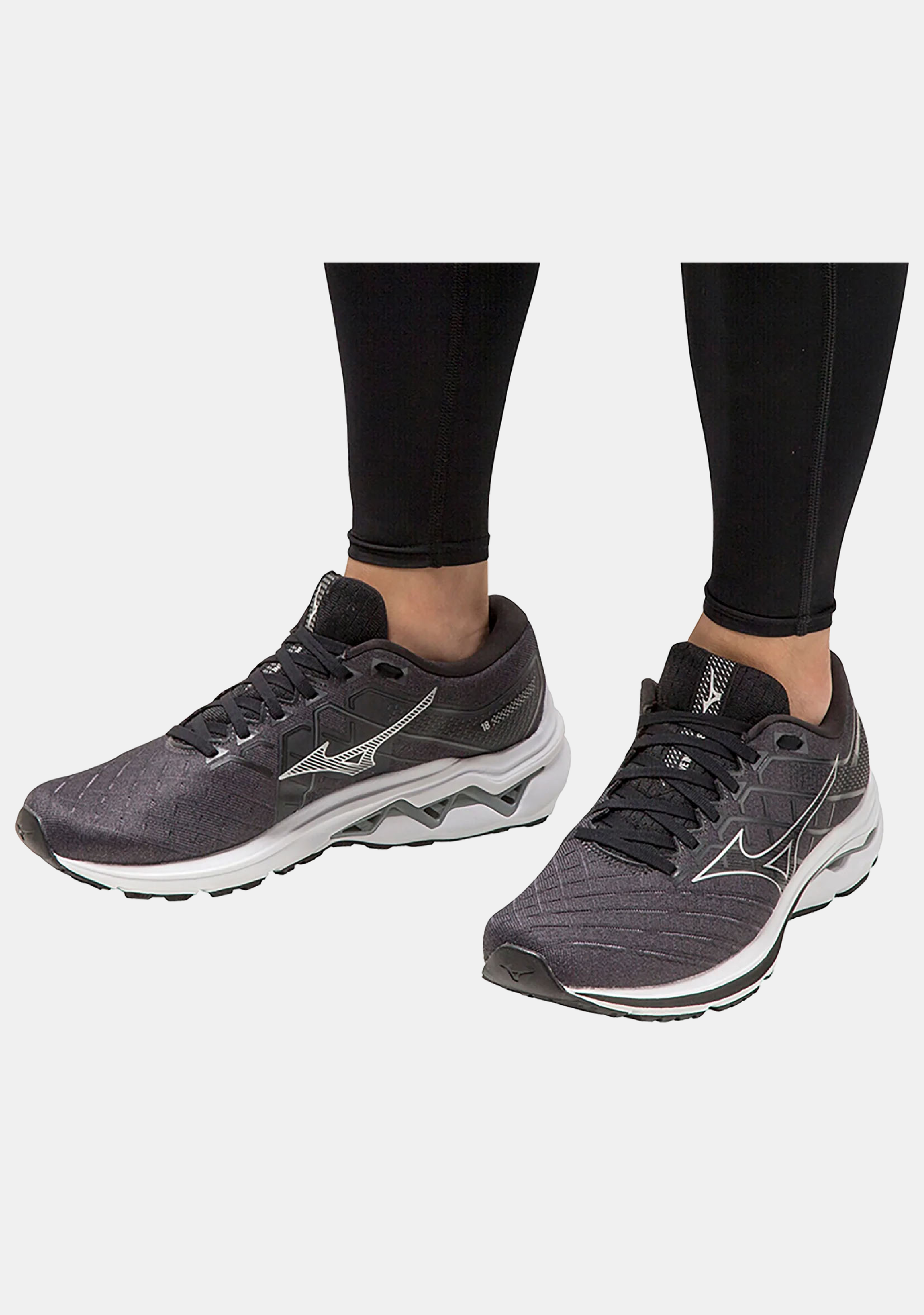 Mizuno Men’s Wave Inspire 18 (2E Width)