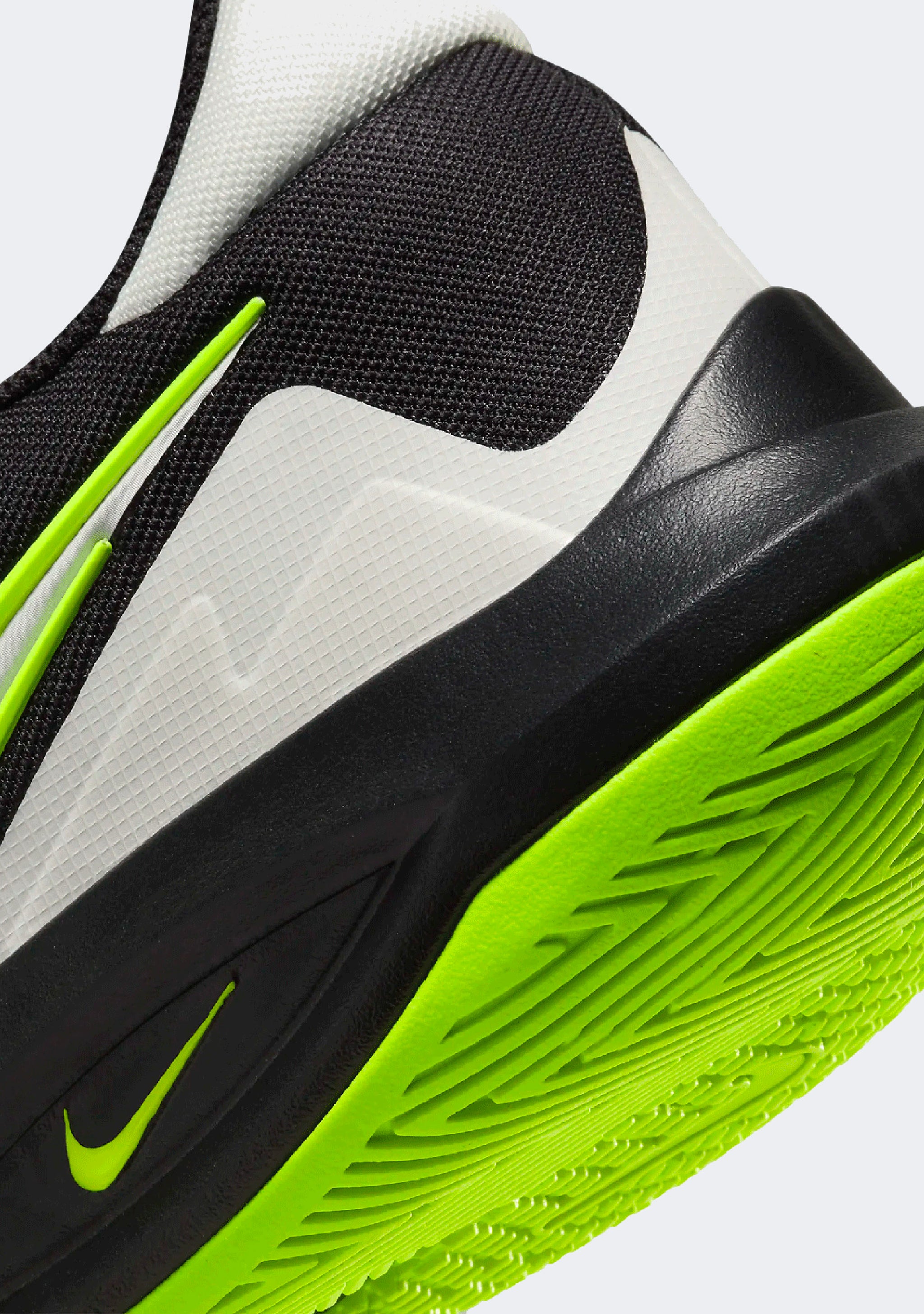 Nike Men’s Precision VI