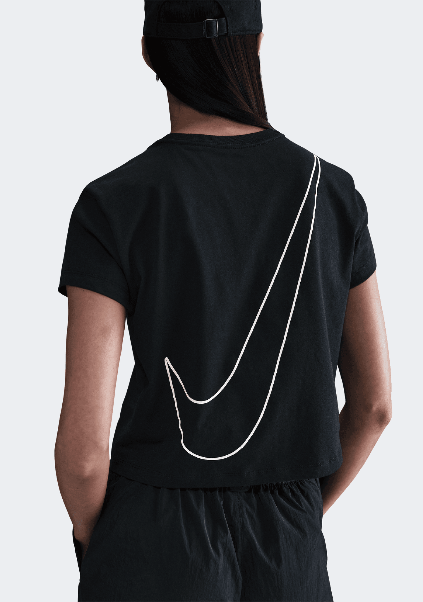 Nike Women's Sportswear Club Cropped T-shirt